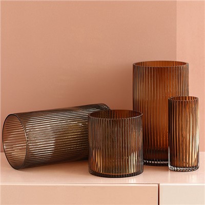 مزهرية زجاجية عمودية